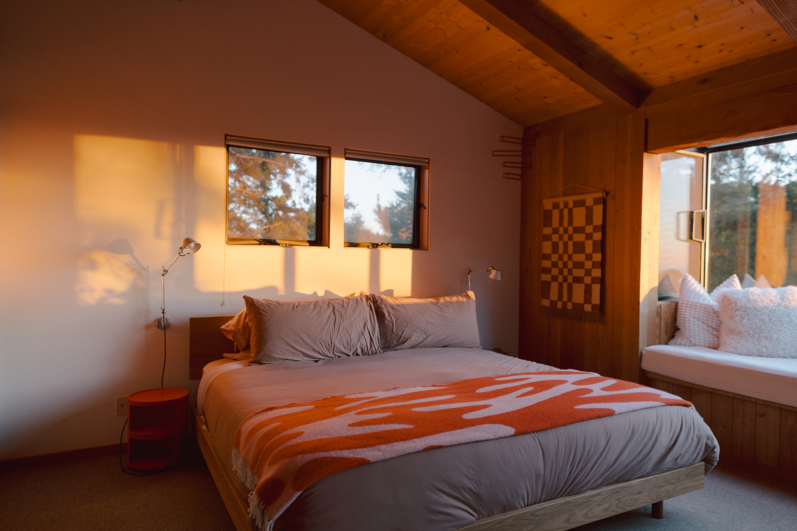 Primary bedroom detail
